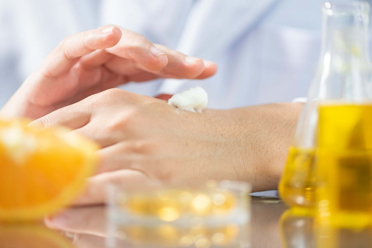 Resurrection-Pflanzen-Extrakt in Multi-Use-Balm: Desiccation-Toleranz-Polysaccharide und Osmoprotektanten gegen Dehydrations-Stress